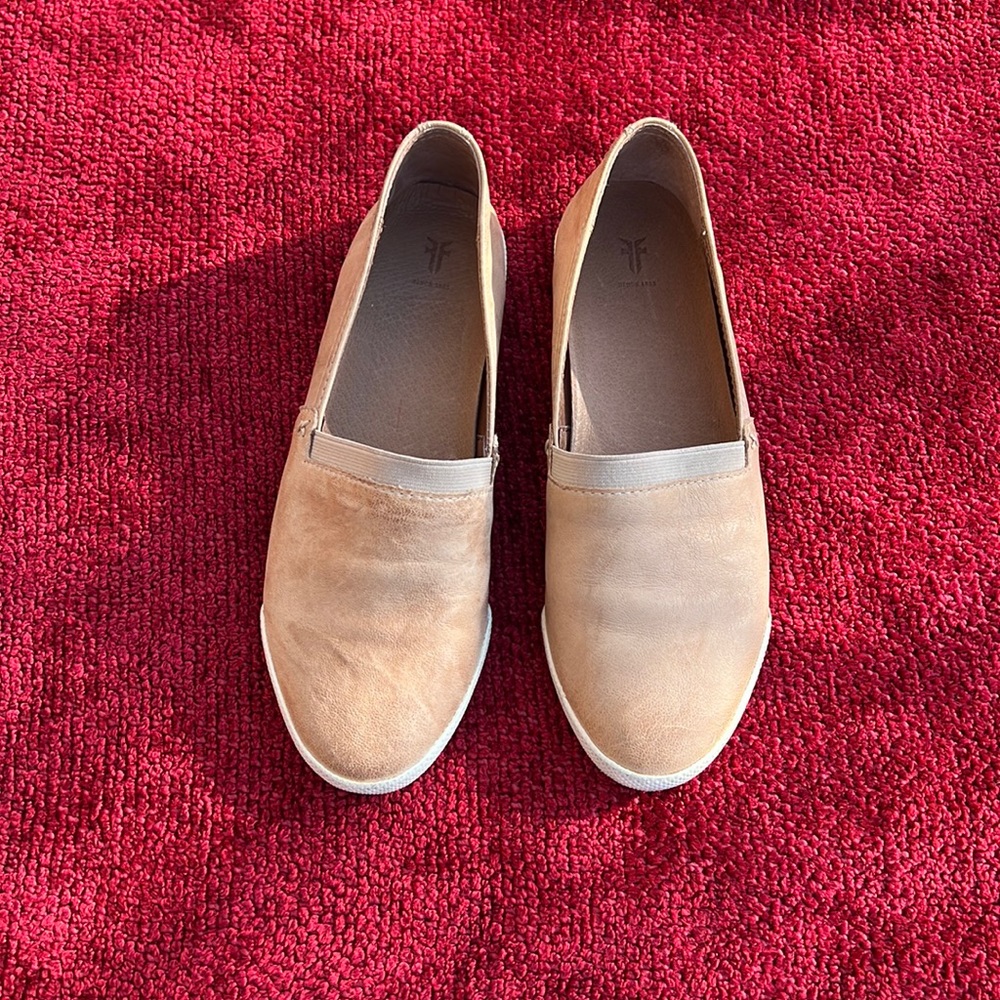 FRYE Melanie Slip On Flats Size: 6